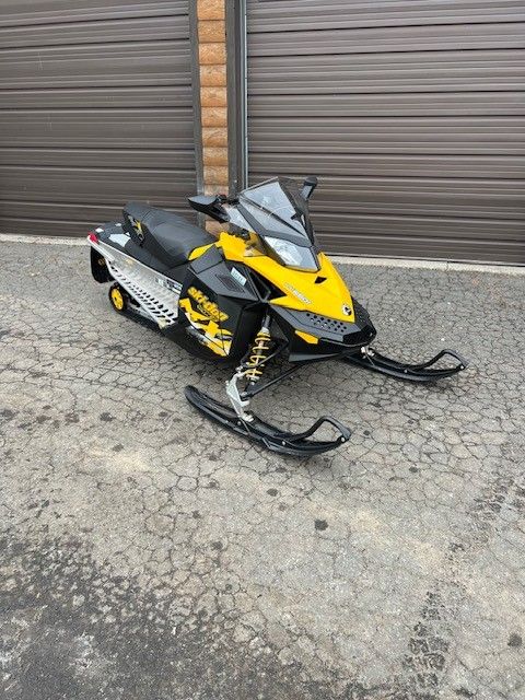 2011 Ski-Doo MX Z® Sport 550F ES in Wallingford, Connecticut - Photo 1