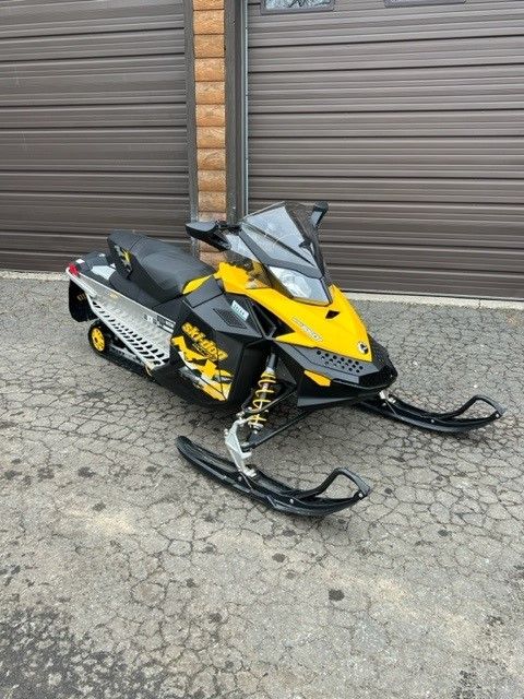 2011 Ski-Doo MX Z® Sport 550F ES in Wallingford, Connecticut - Photo 2