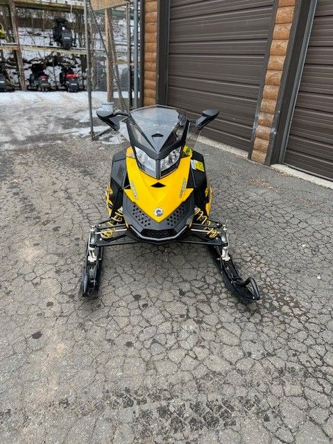 2011 Ski-Doo MX Z® Sport 550F ES in Wallingford, Connecticut - Photo 3