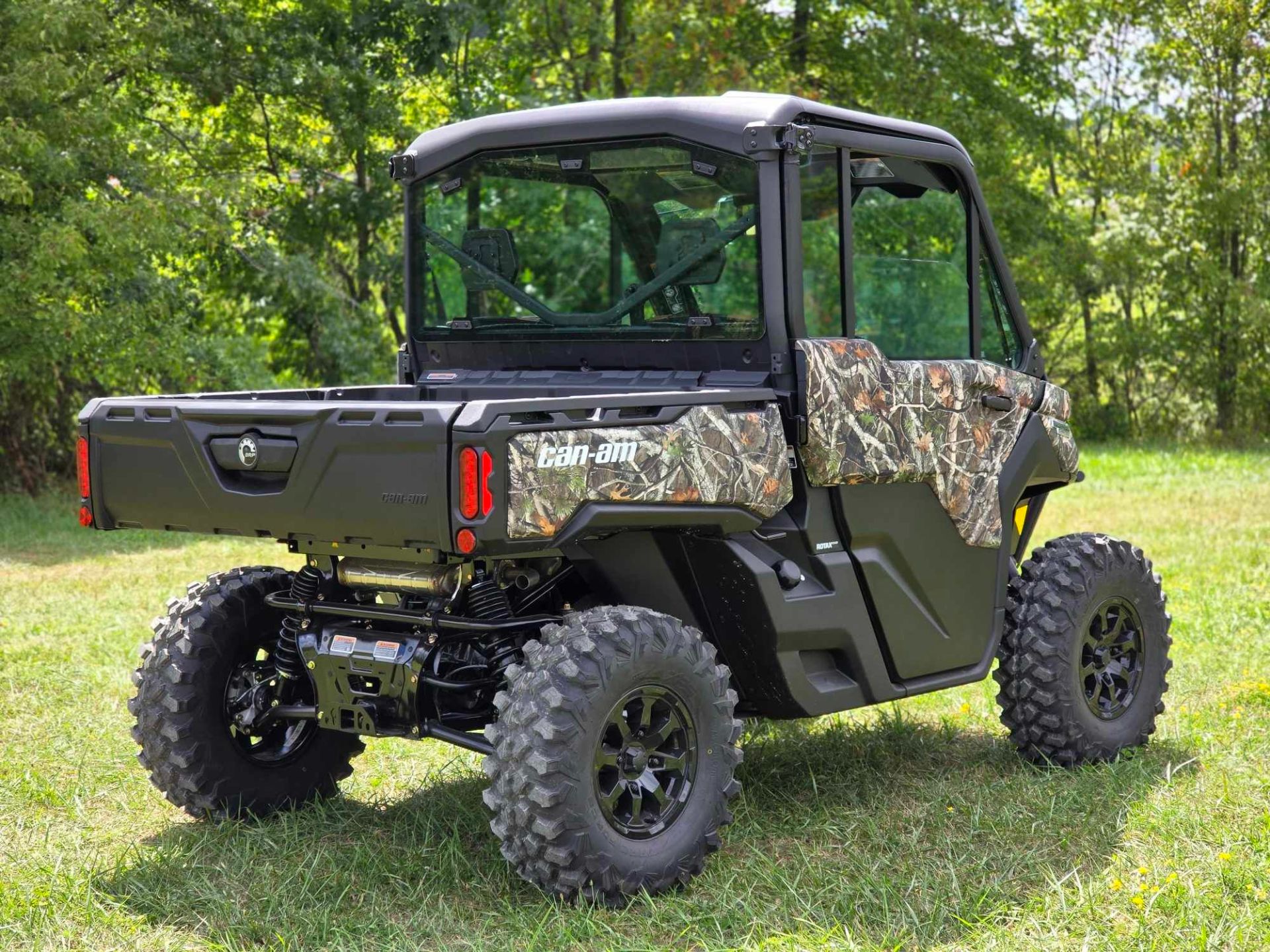 2024 Can-Am Defender Limited in Cambridge, Ohio - Photo 4