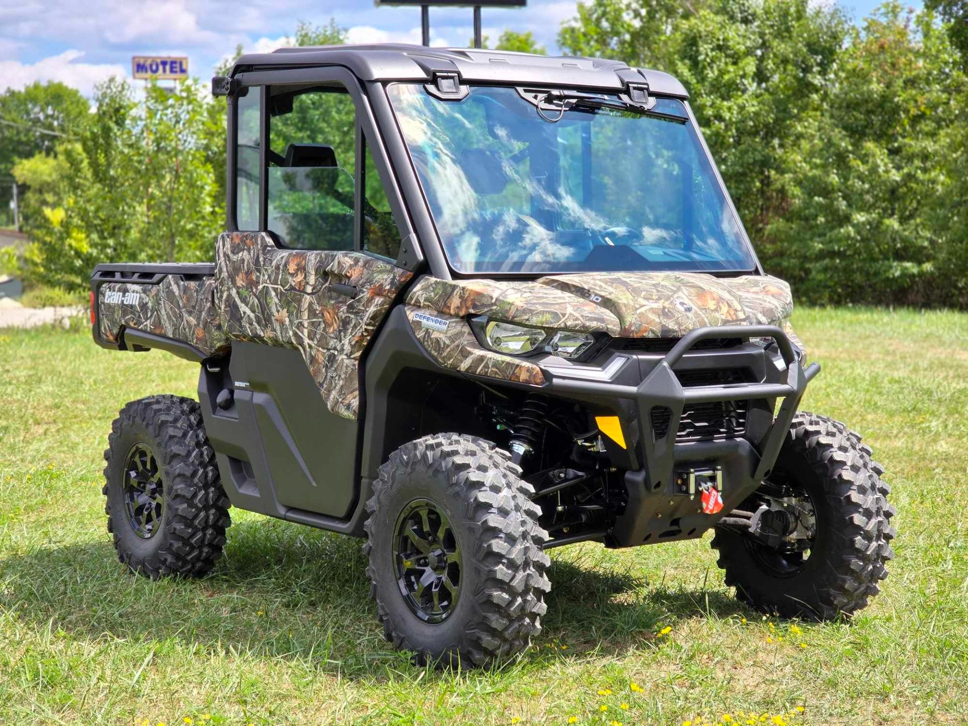 2024 Can-Am Defender Limited in Cambridge, Ohio - Photo 6