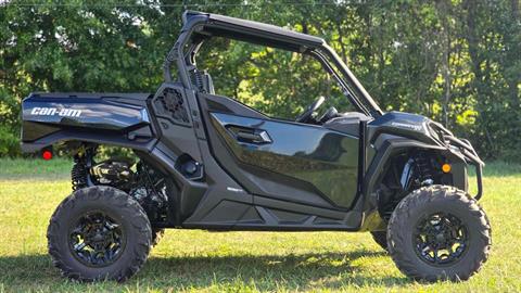 2024 Can-Am Commander XT 700 in Cambridge, Ohio - Photo 4