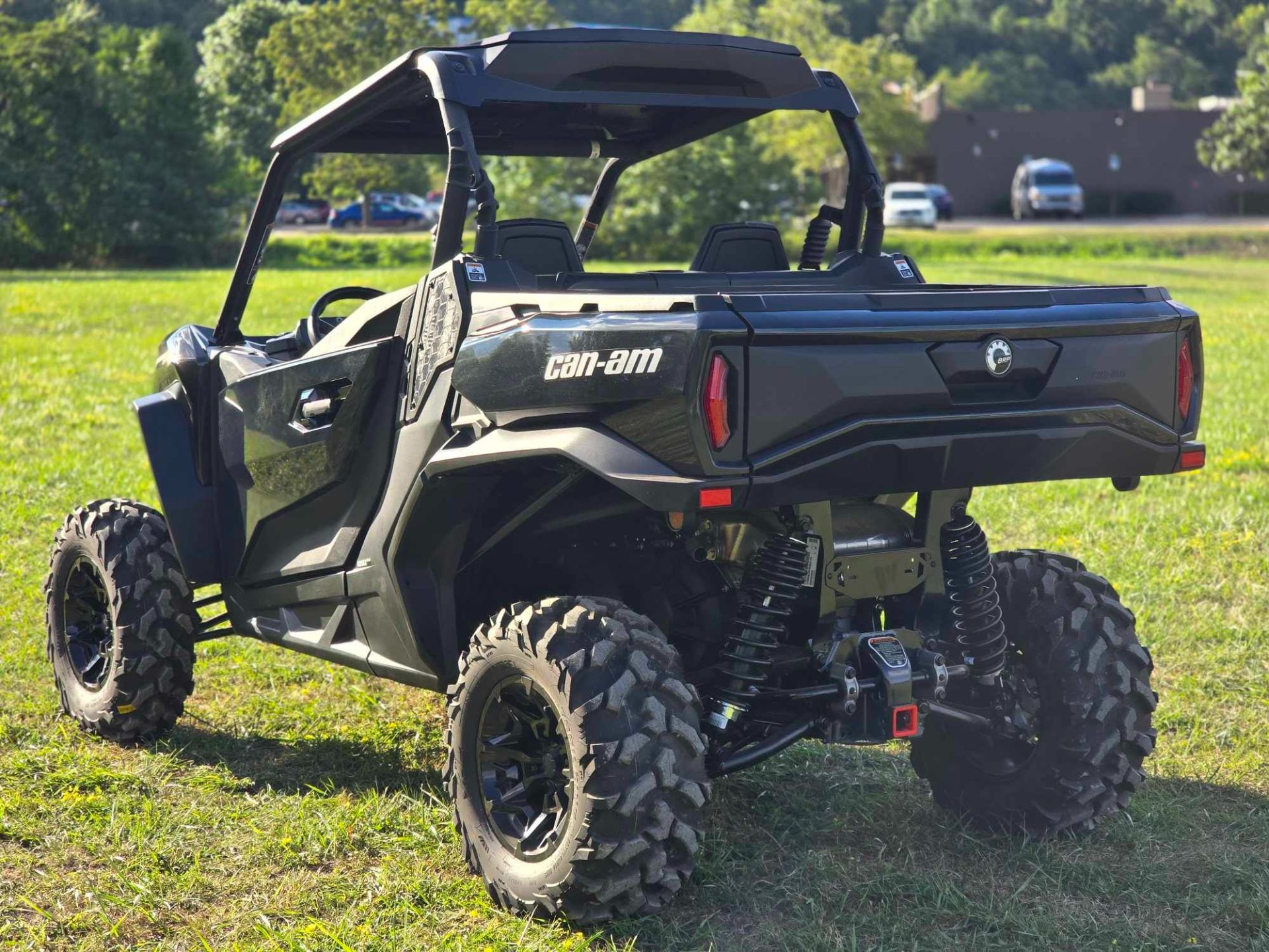 2024 Can-Am Commander XT 700 in Cambridge, Ohio - Photo 6