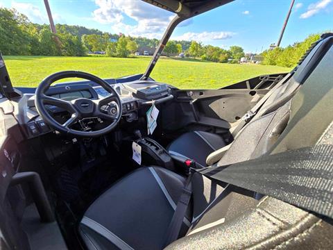 2024 Can-Am Commander XT 700 in Cambridge, Ohio - Photo 14