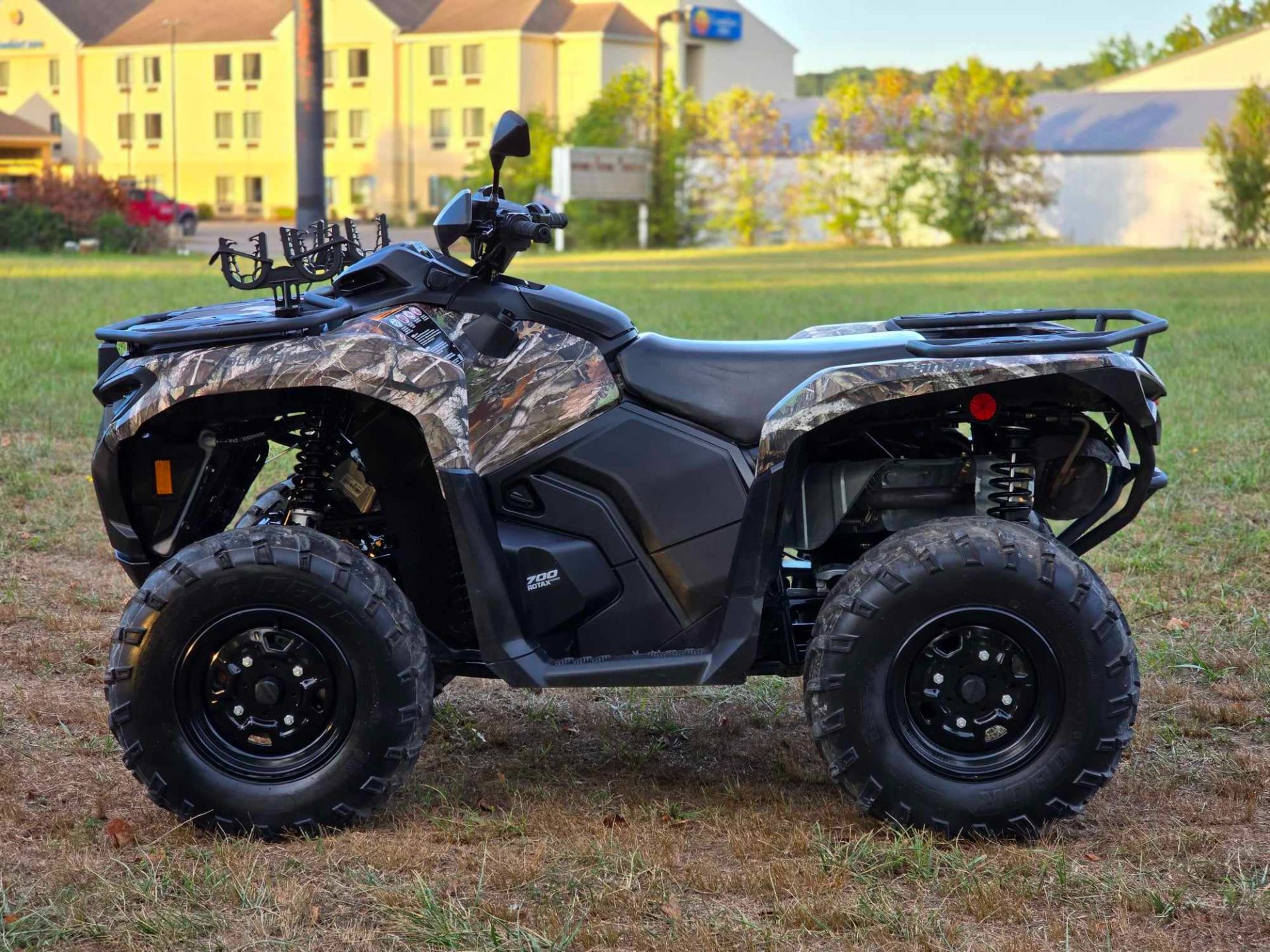 2023 Can-Am Outlander DPS 700 in Cambridge, Ohio - Photo 2