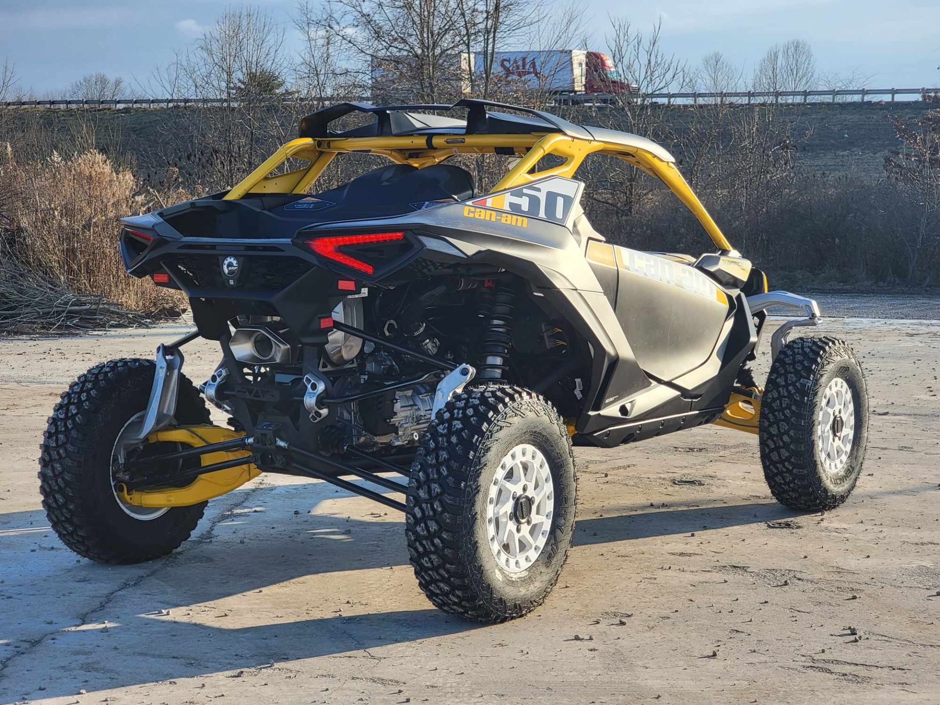 2024 Can-Am Maverick R X RS with Smart-Shox 999T DCT in Cambridge, Ohio - Photo 3