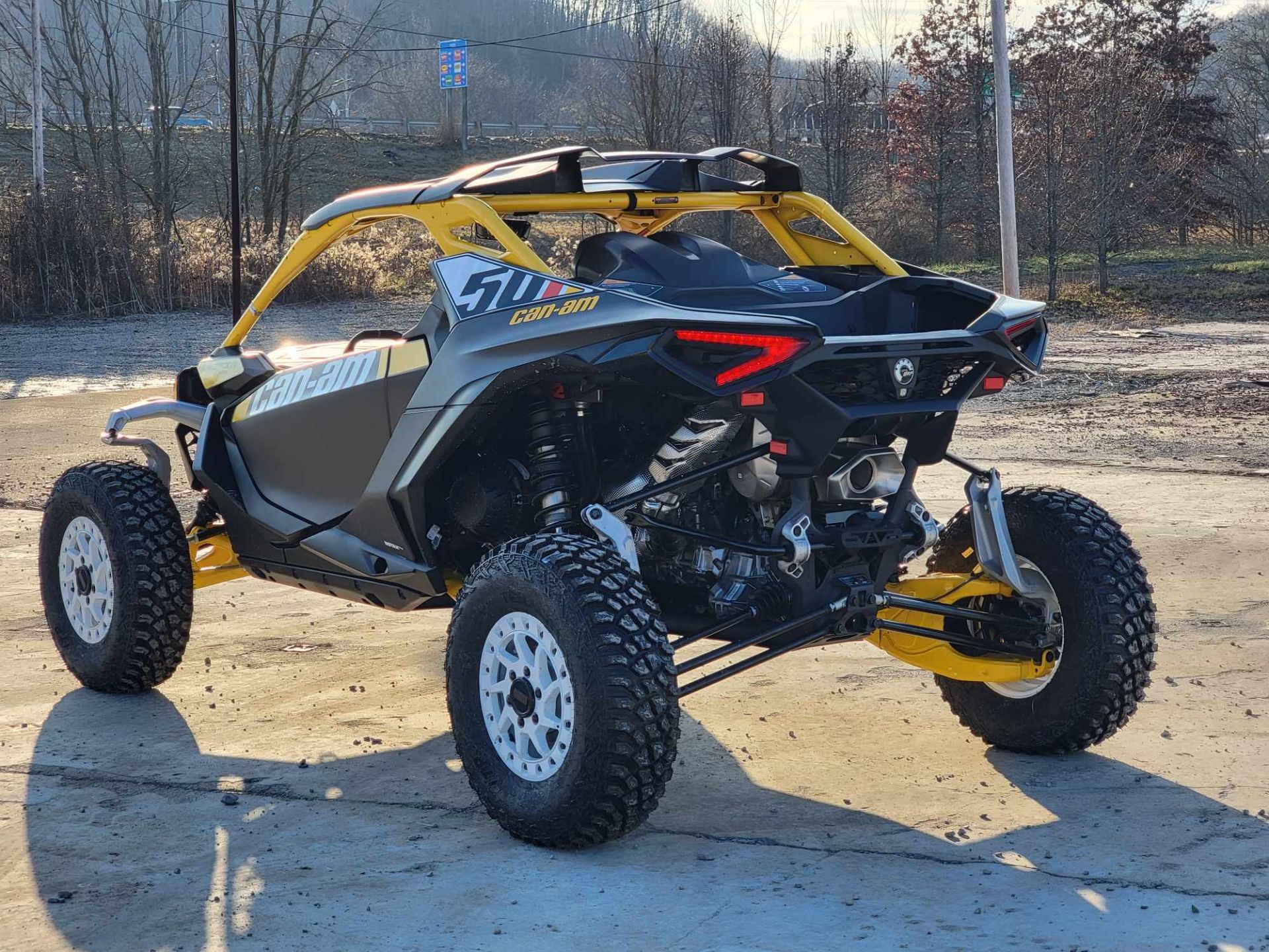 2024 Can-Am Maverick R X RS with Smart-Shox 999T DCT in Cambridge, Ohio - Photo 4