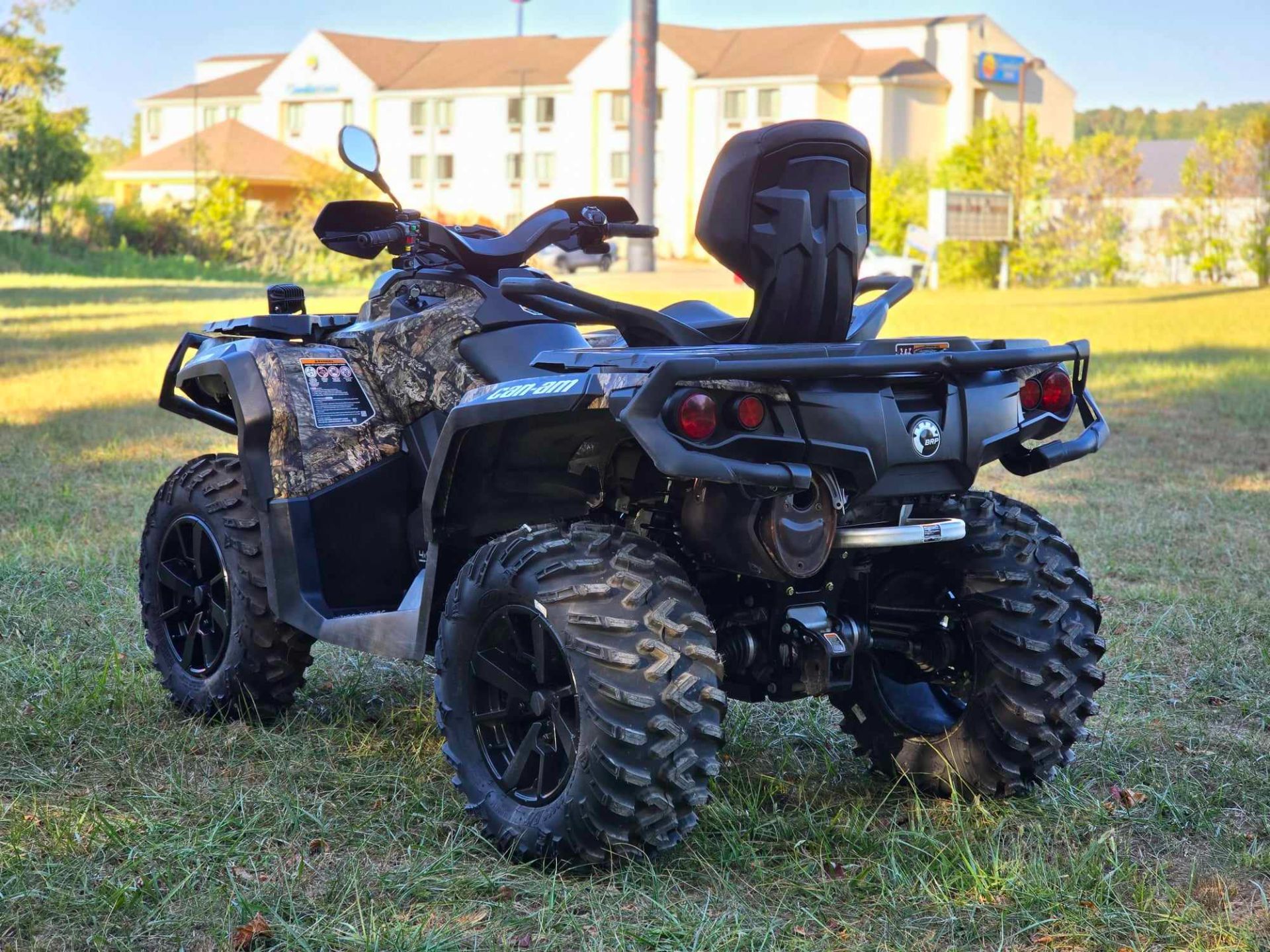 2022 Can-Am Outlander MAX XT 850 in Cambridge, Ohio - Photo 3