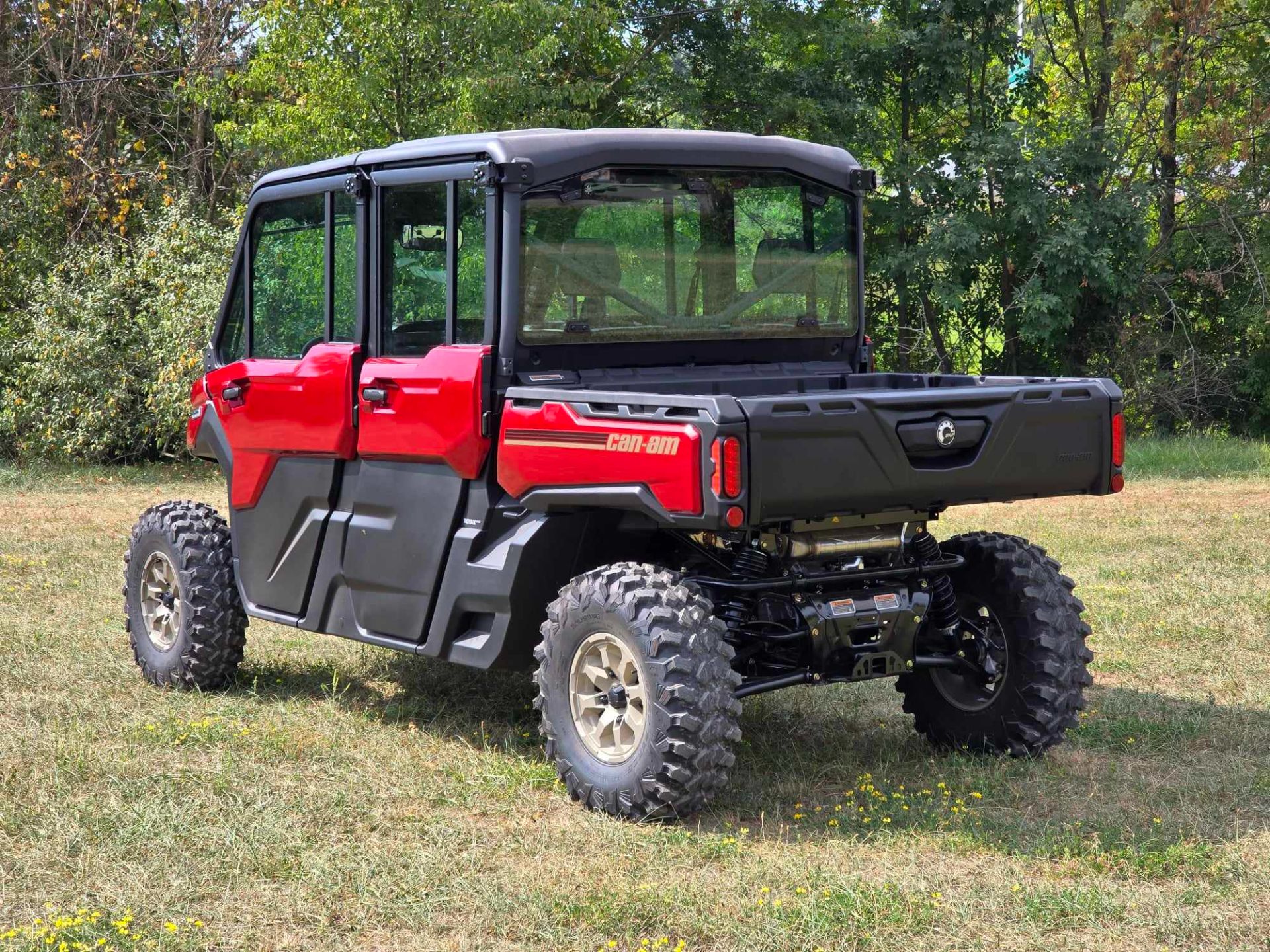 2024 Can-Am Defender MAX Limited in Cambridge, Ohio - Photo 3