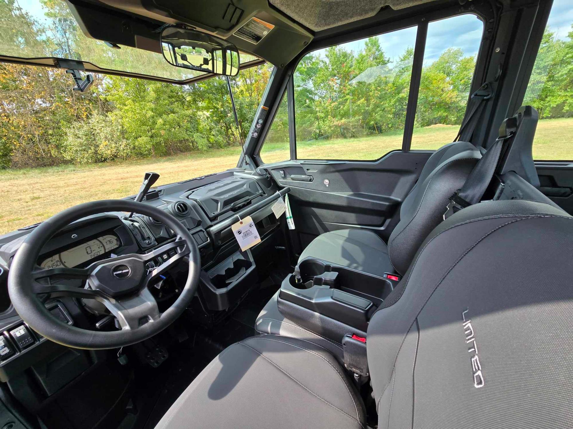 2024 Can-Am Defender MAX Limited in Cambridge, Ohio - Photo 13