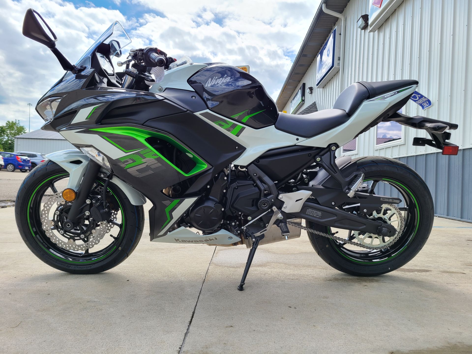 2022 Kawasaki Ninja 650 in Cambridge, Ohio - Photo 4