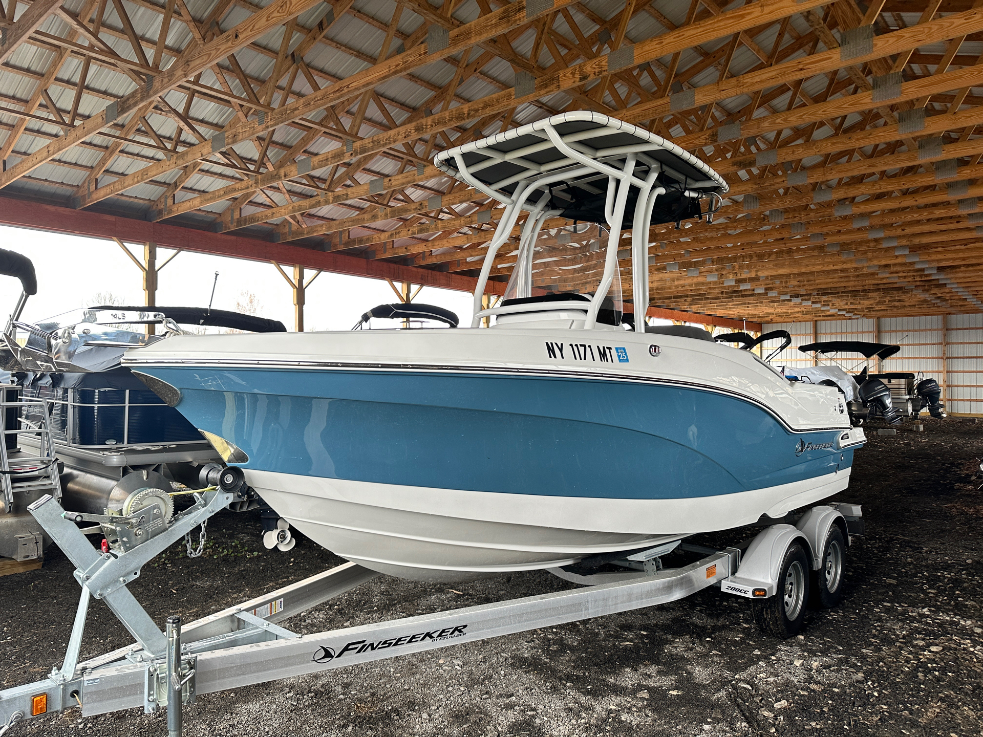 2021 Crownline 200 CC Finseeker in Bridgeport, New York - Photo 1