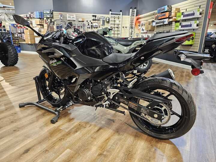 2024 Kawasaki Ninja 500 ABS in Jackson, Missouri - Photo 3