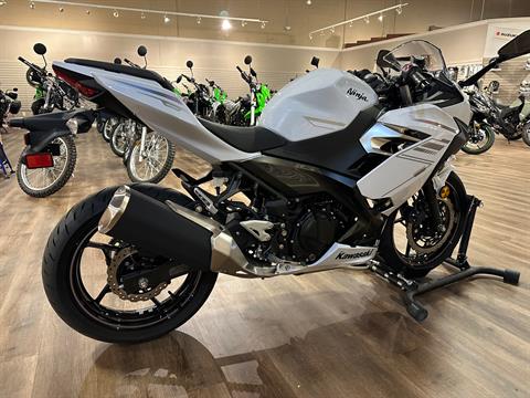 2023 Kawasaki Ninja 400 ABS in Jackson, Missouri - Photo 5