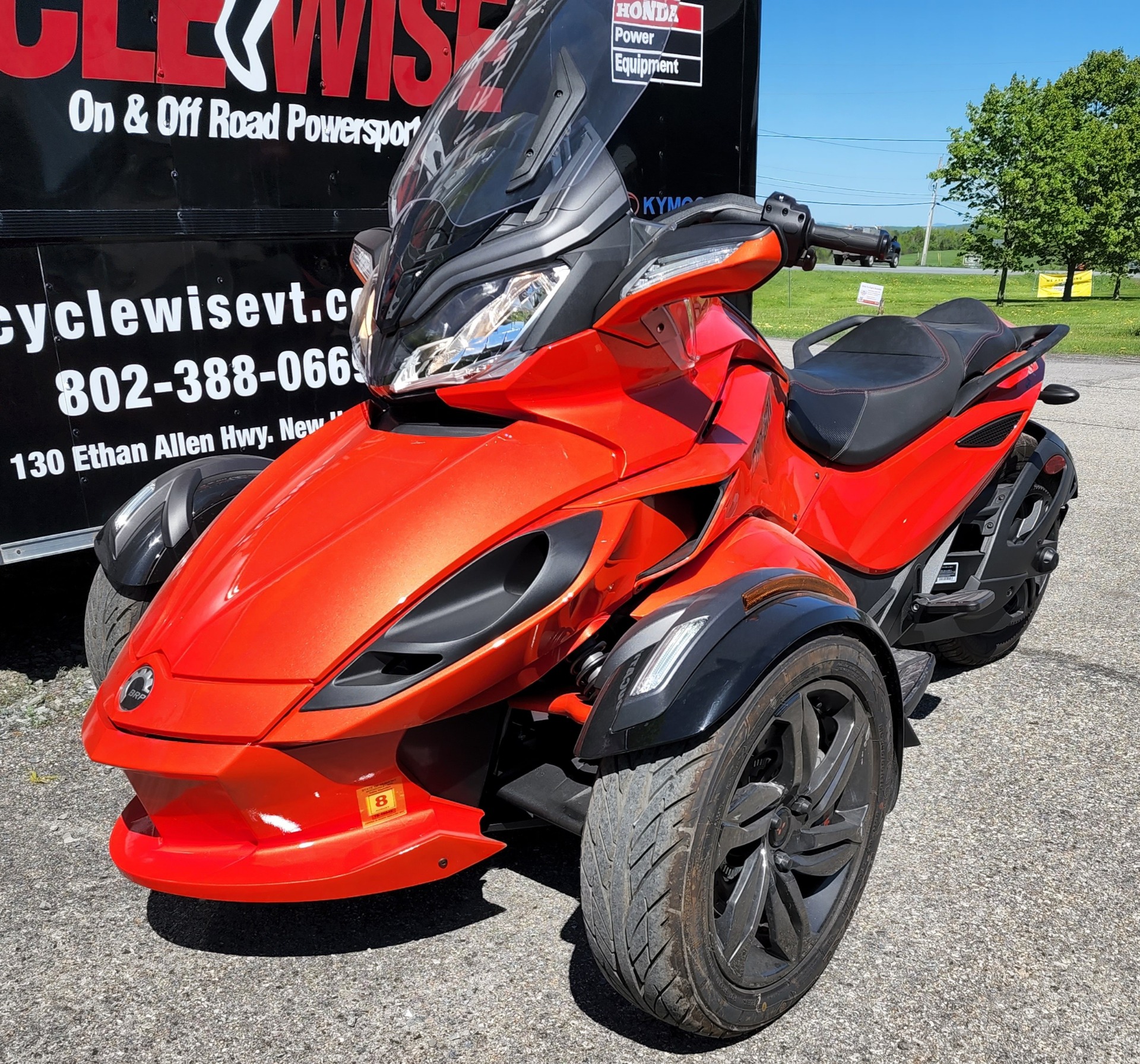 2016 Can-Am Spyder ST-S in New Haven, Vermont - Photo 4