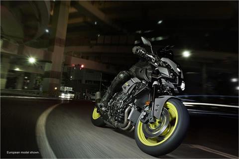 2018 Yamaha MT-10 in Clearwater, Florida - Photo 8
