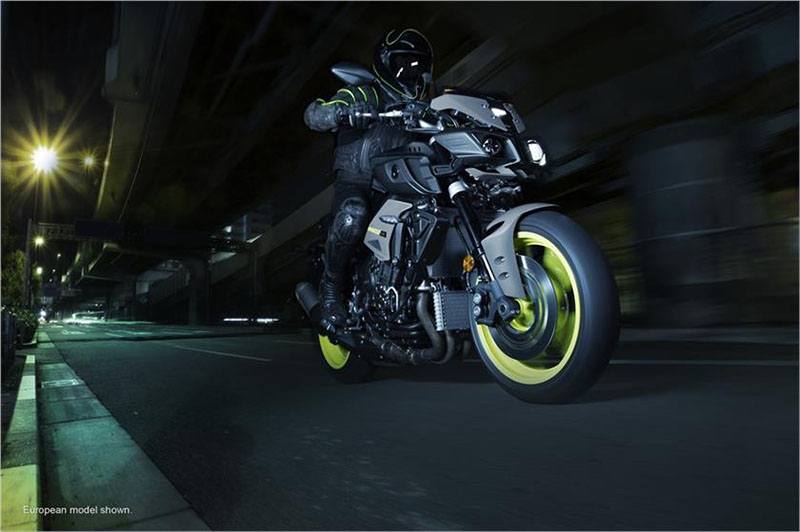2018 Yamaha MT-10 in Clearwater, Florida - Photo 11