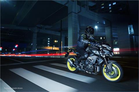 2018 Yamaha MT-10 in Clearwater, Florida - Photo 13
