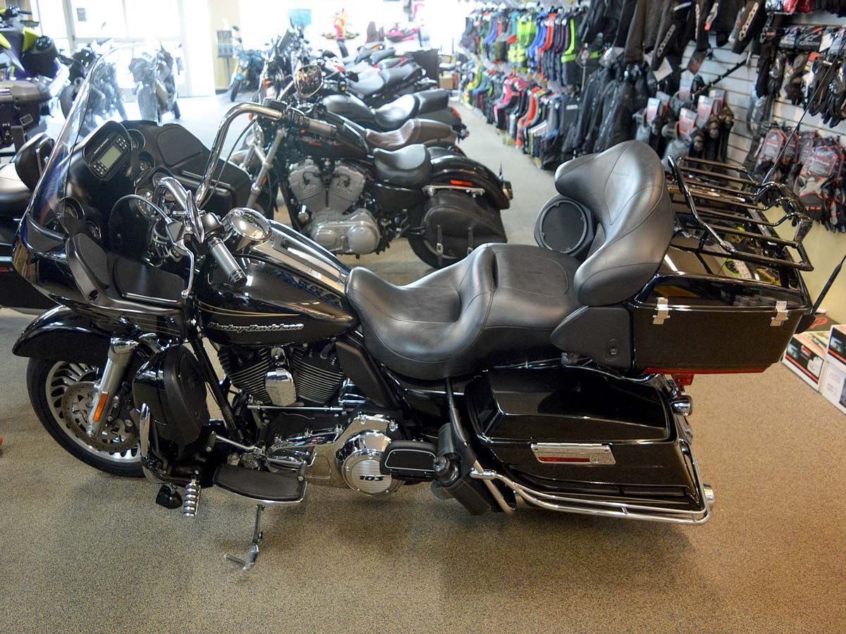2012 Harley-Davidson Road Glide® Ultra in Clearwater, Florida - Photo 2