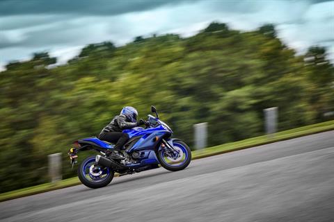 2023 Yamaha YZF-R3 in Clearwater, Florida - Photo 8