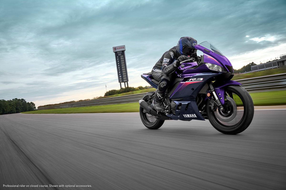 2023 Yamaha YZF-R3 in Clearwater, Florida - Photo 11
