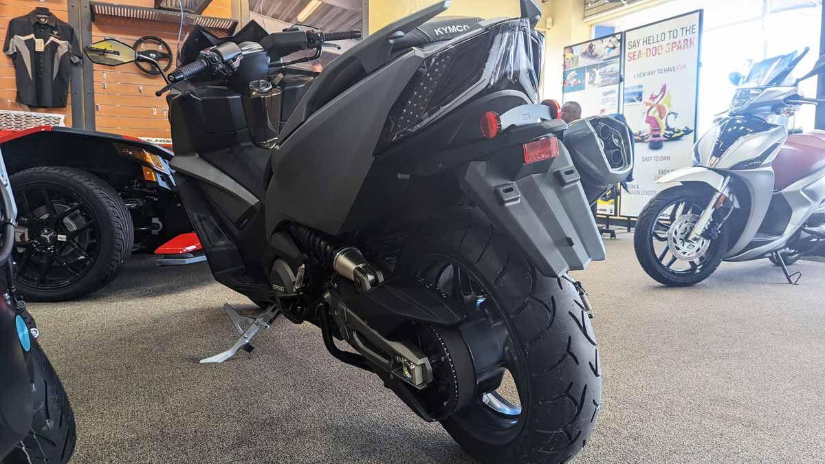 2022 Kymco AK 550i ABS in Clearwater, Florida - Photo 7