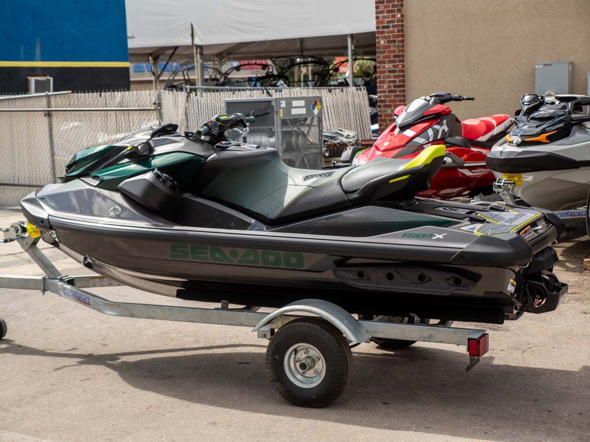 2023 Sea-Doo RXP-X Apex 300 in Clearwater, Florida - Photo 2
