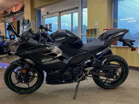 2022 Kawasaki Ninja 400 ABS in Clearwater, Florida - Photo 4