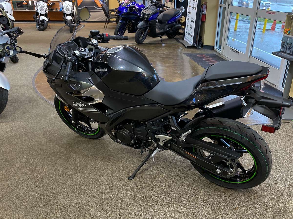 2022 Kawasaki Ninja 400 ABS in Clearwater, Florida - Photo 6