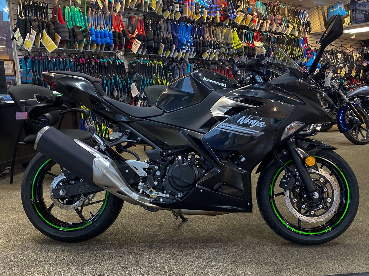 2022 Kawasaki Ninja 400 ABS in Clearwater, Florida - Photo 1