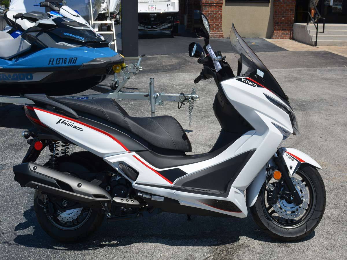 2021 Kymco X-Town 300i ABS in Clearwater, Florida - Photo 2