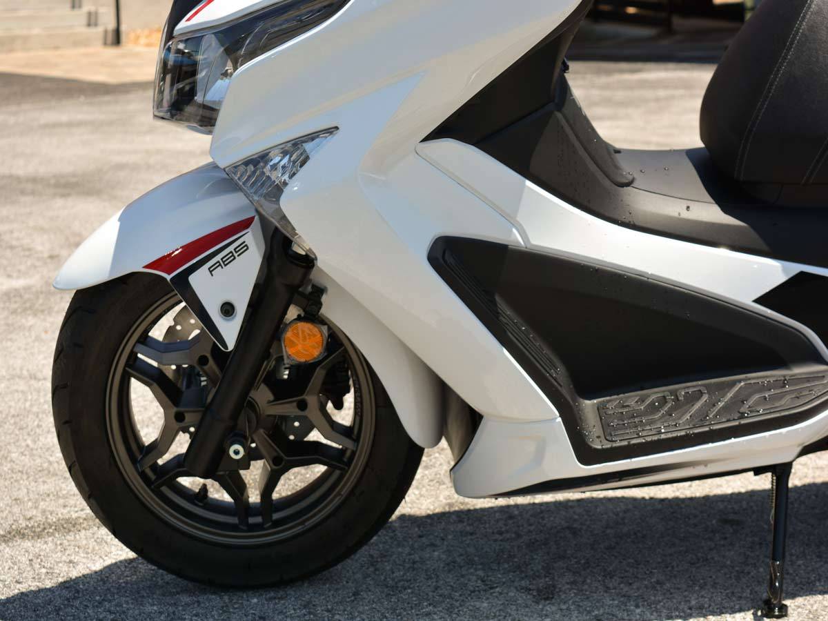 2021 Kymco X-Town 300i ABS in Clearwater, Florida - Photo 13