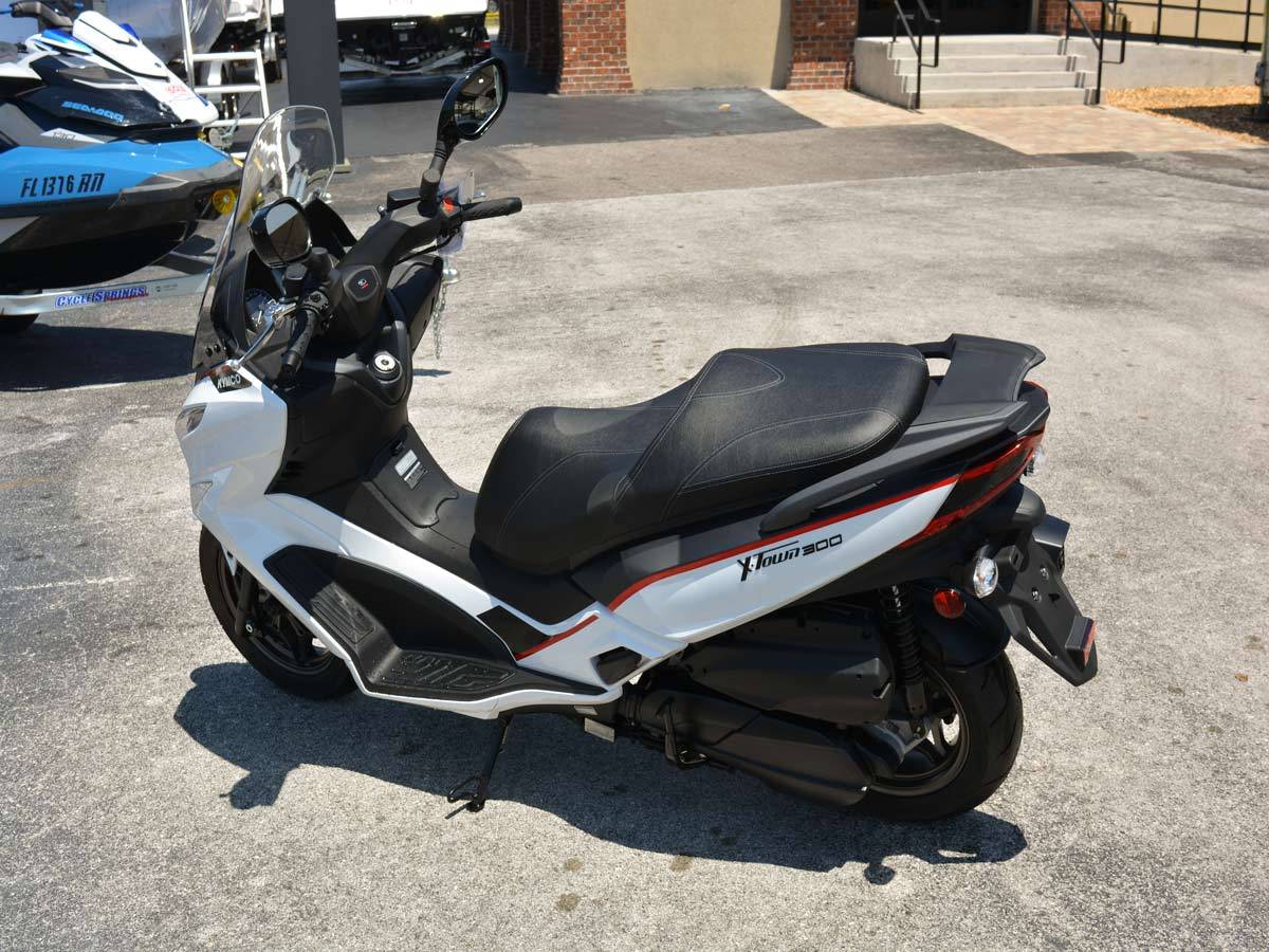 2021 Kymco X-Town 300i ABS in Clearwater, Florida - Photo 16