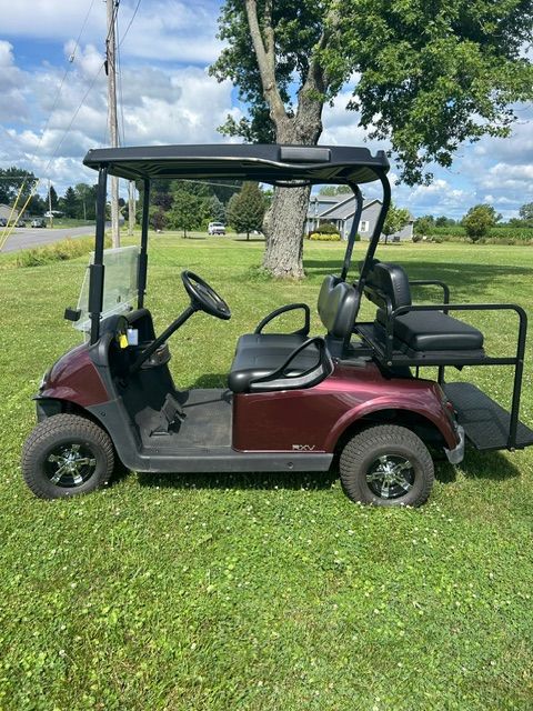 2017 E-Z-GO Golf RXV Electric in Binghamton, New York - Photo 1