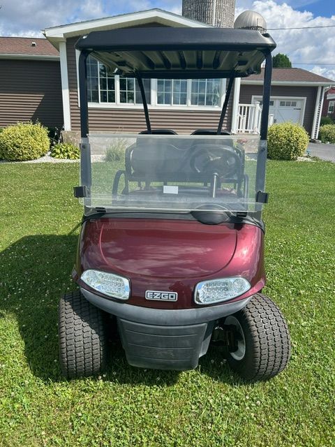 2017 E-Z-GO Golf RXV Electric in Binghamton, New York - Photo 2