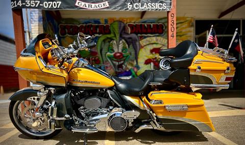 2009 Harley-Davidson CVO™ Road Glide® in Dallas, Texas - Photo 2