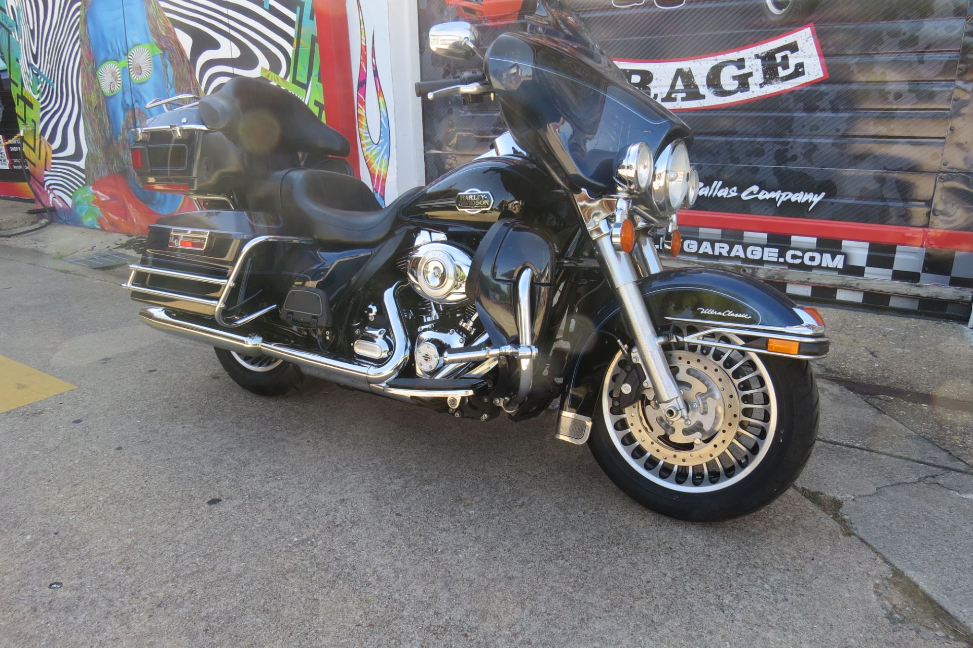 2013 Harley-Davidson Ultra Classic® Electra Glide® in Dallas, Texas - Photo 2