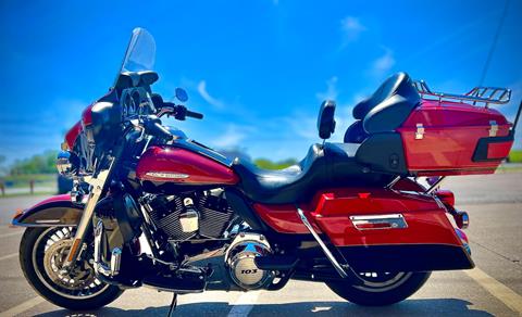 2011 Harley-Davidson Electra Glide® Ultra Limited in Dallas, Texas - Photo 9