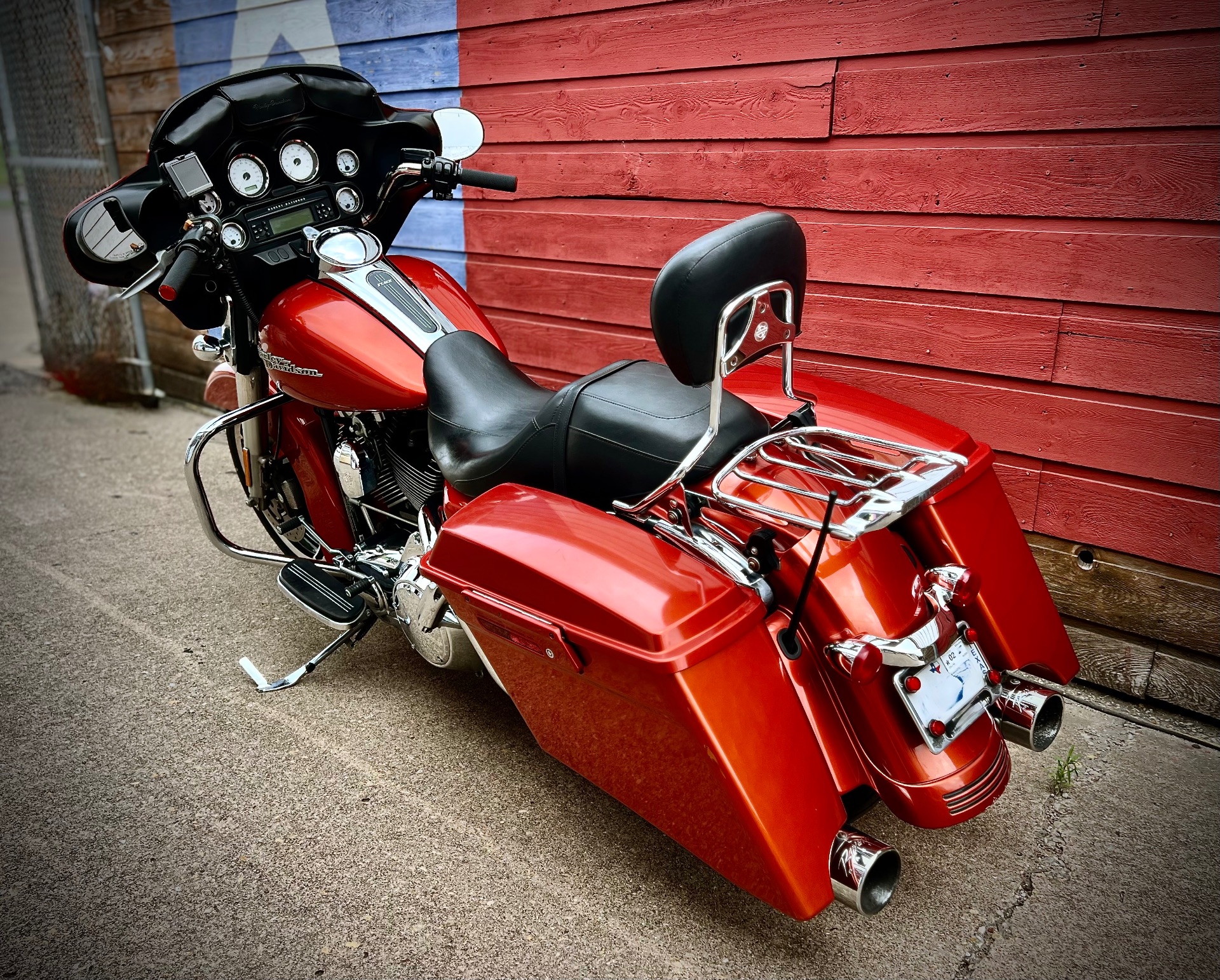 2011 Harley-Davidson Street Glide® in Dallas, Texas - Photo 9