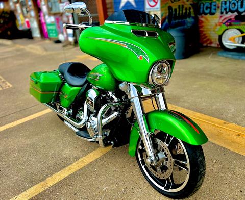 2015 Harley-Davidson Street Glide® in Dallas, Texas - Photo 4