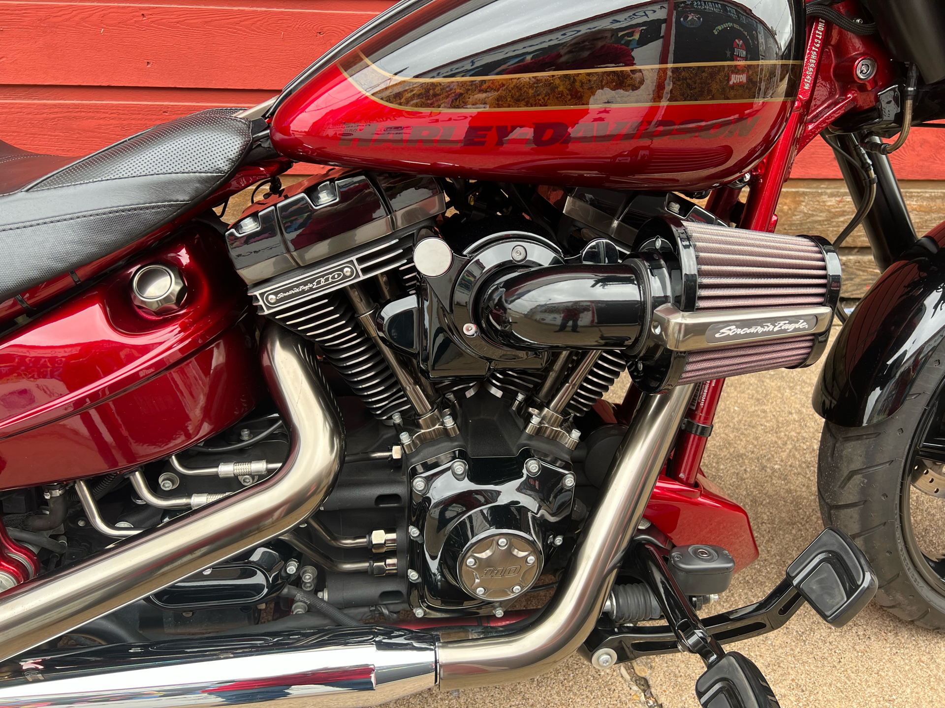 2017 Harley-Davidson CVO™ Pro Street Breakout® in Dallas, Texas - Photo 8