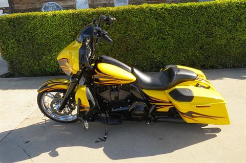 2015 Harley-Davidson CVO™ Street Glide® in Dallas, Texas - Photo 8
