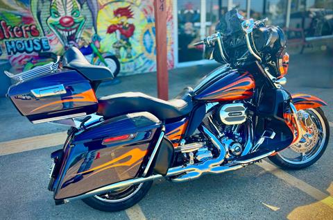 2015 Harley-Davidson CVO™ Street Glide® in Dallas, Texas - Photo 11