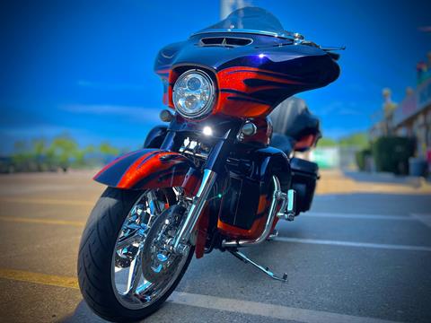 2015 Harley-Davidson CVO™ Street Glide® in Dallas, Texas - Photo 18