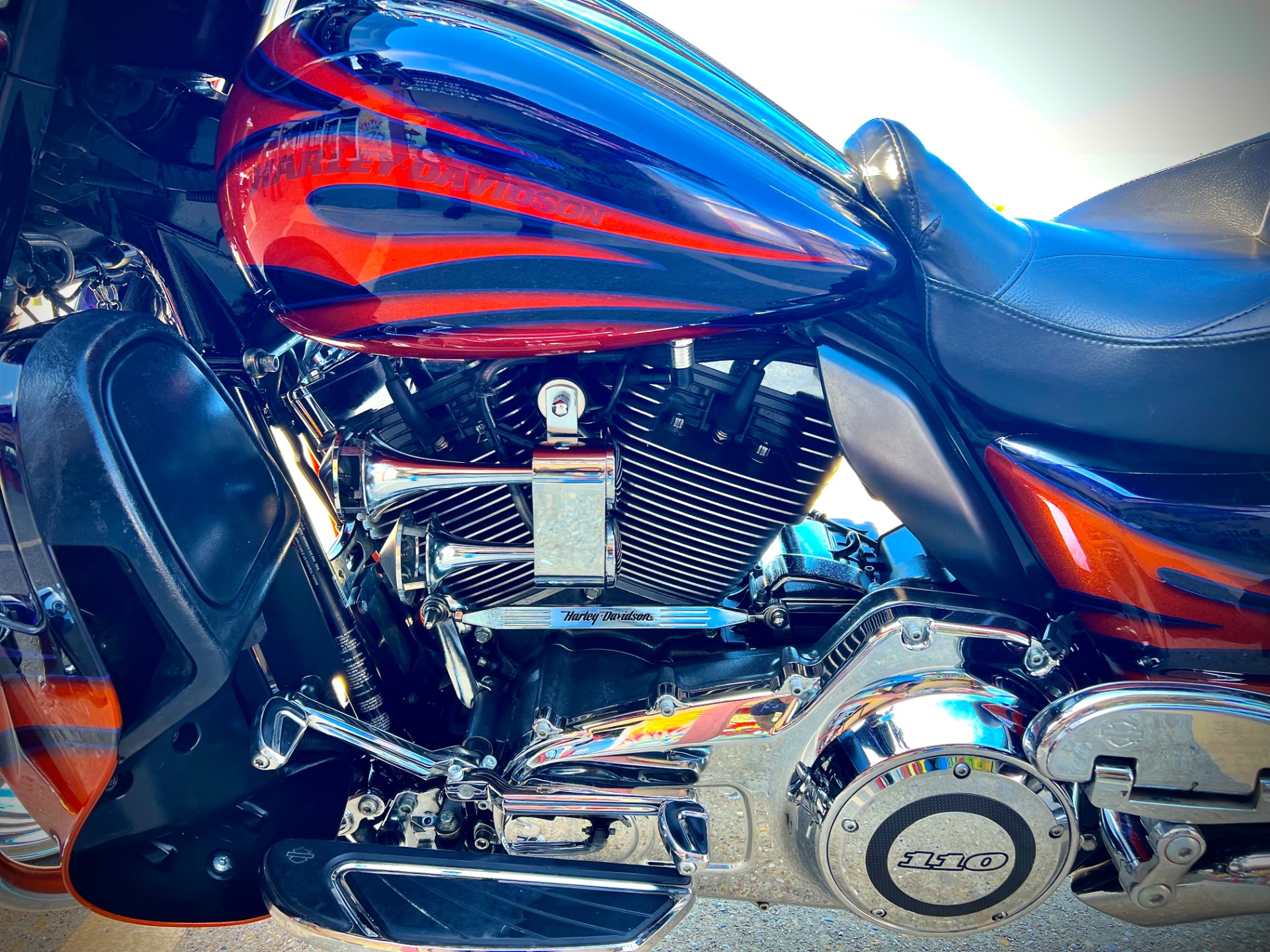 2015 Harley-Davidson CVO™ Street Glide® in Dallas, Texas - Photo 17