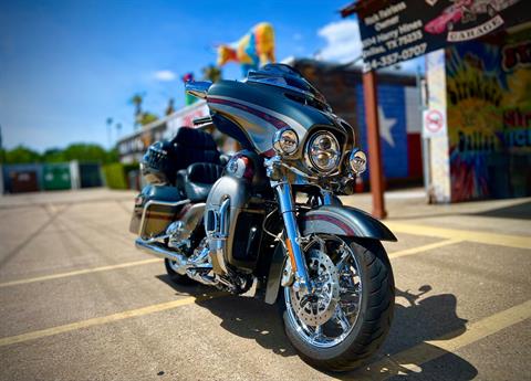 2016 Harley-Davidson CVO™ Limited in Dallas, Texas - Photo 10