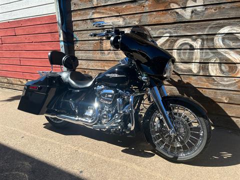 2017 Harley-Davidson Street Glide® Special in Dallas, Texas - Photo 2
