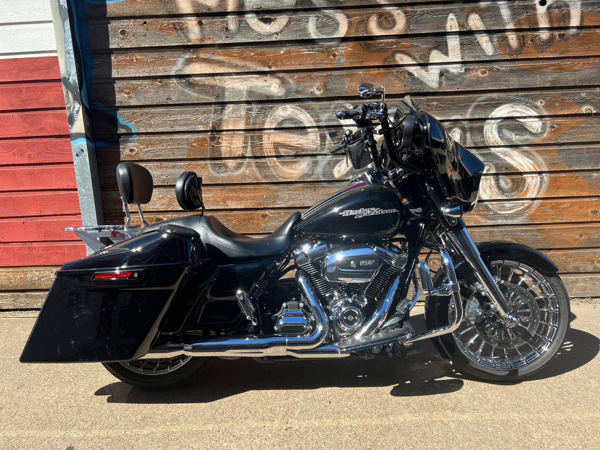 2017 Harley-Davidson Street Glide® Special in Dallas, Texas - Photo 1