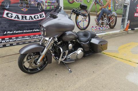 2014 Harley-Davidson Street Glide® in Dallas, Texas - Photo 8