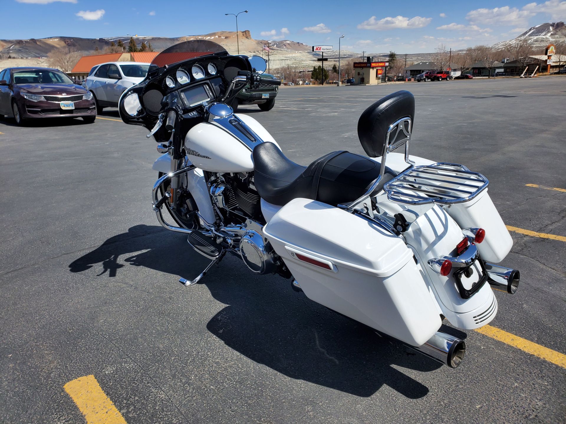 2017 Harley-Davidson Street Glide® Special in Green River, Wyoming - Photo 4